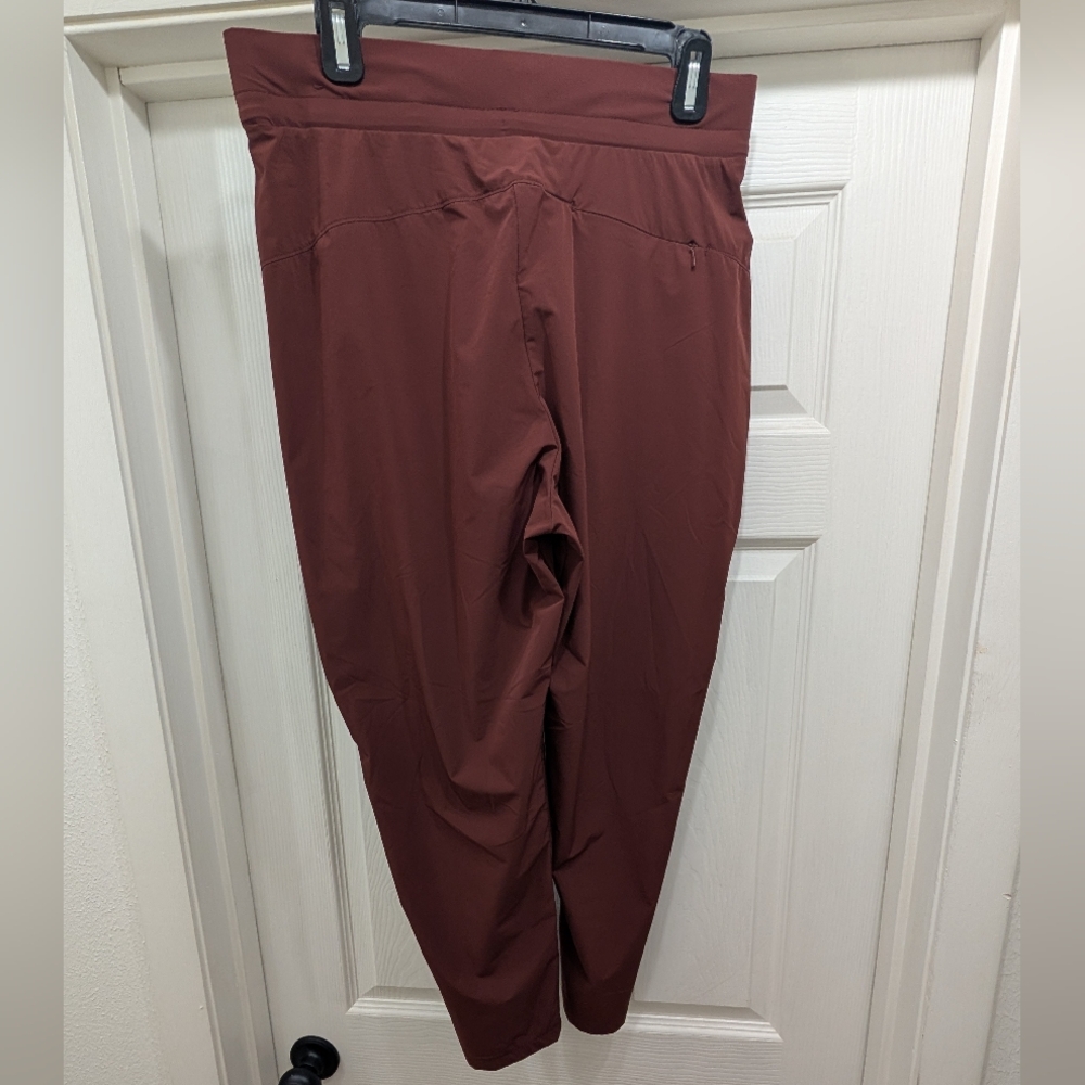 Nike Bliss Luxe 7/8 Training Jogger – Size Large, Burgundy-Brown (CU4603-273) - Picture 6 of 12